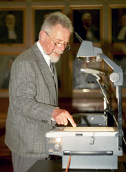 Floris Takens at his 60th birthday celebration; June 2001, University of Groningen (notice the other Academy portraits in the background). Photograph by Florian Wagener.