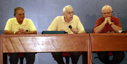 Hildebrando M. Rodrigues, Jack Hale, and Waldyr M. Oliva